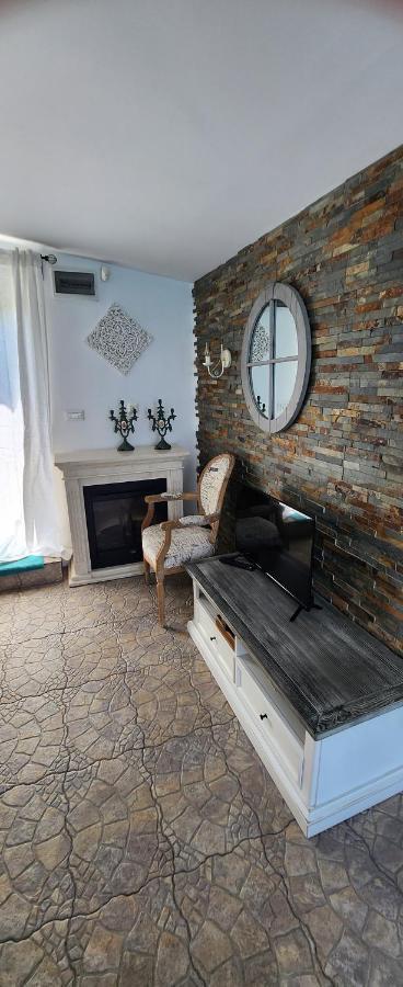 Morii Lake Pool Villa بوخارست المظهر الخارجي الصورة