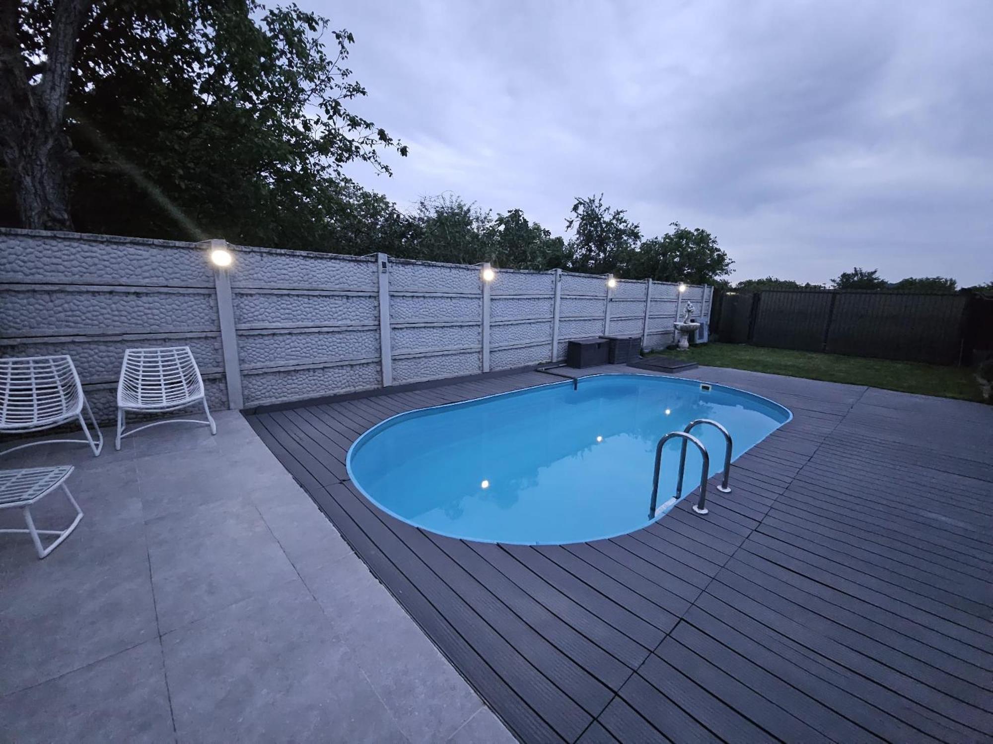 Morii Lake Pool Villa بوخارست المظهر الخارجي الصورة